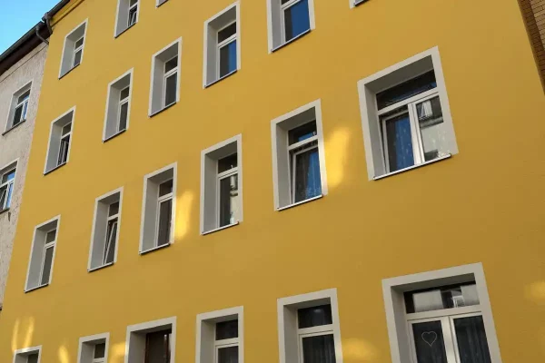 Sanierung der Fassade eines Mehrfamilienhauses in Erfurt