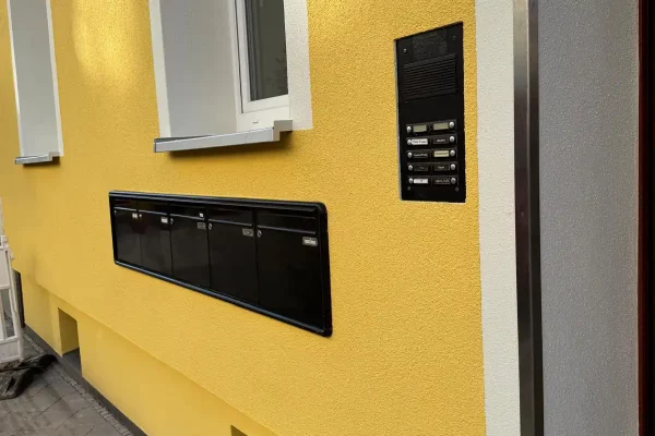 Sanierung der Fassade eines Mehrfamilienhauses in Erfurt