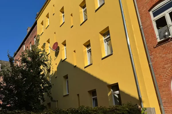 Sanierung der Fassade eines Mehrfamilienhauses in Erfurt